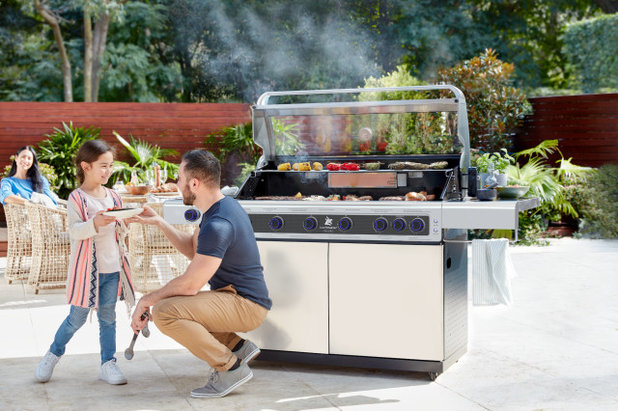 Modern Garden by Barbeques Galore