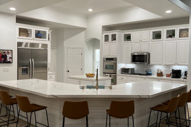Kitchen - kitchen idea in Las Vegas