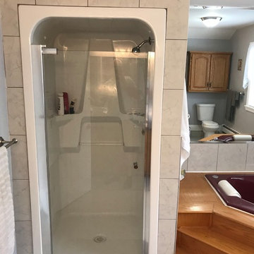 Relaxing Spa-Like Ensuite - BEFORE