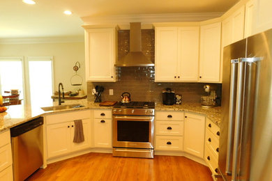 Inspiration for a timeless kitchen remodel in Atlanta