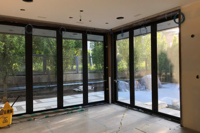 Trendy sunroom photo in Chicago