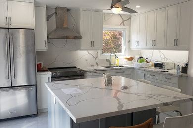 Example of a 1950s kitchen design in Toronto