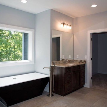 Shaker style with Ebony and Decorator White