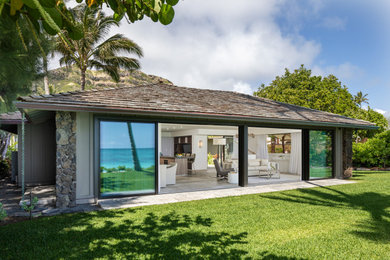 This is an example of a large modern one-storey exterior in Hawaii.
