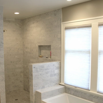 SHOWER NICHE WITH BASKET WEAVE SHOWER FLOOR
