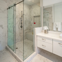 Lake: Master Bath