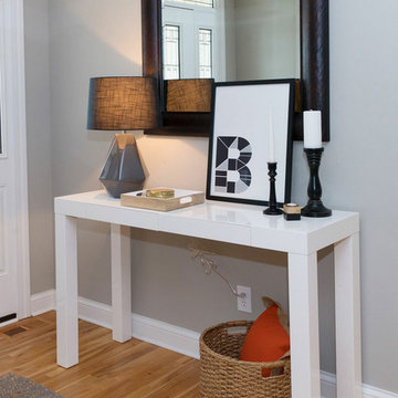 Contemporary Entry: A Gorgeous Mix of Black, White & Wood