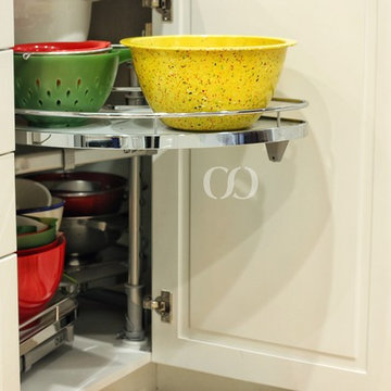 Transitional White Kitchen