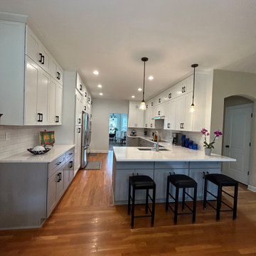 Transitional Kitchen Remodel Done in a Two-Tone Color