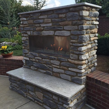 Outdoor Built-In BBQs & Outdoor Kitchens