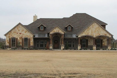 Inspiration for a timeless exterior home remodel in Dallas