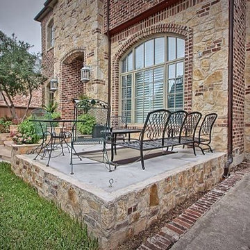 Airline Dr. Front Porch