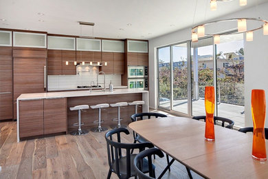 Inspiration for a modern home design remodel in Columbus