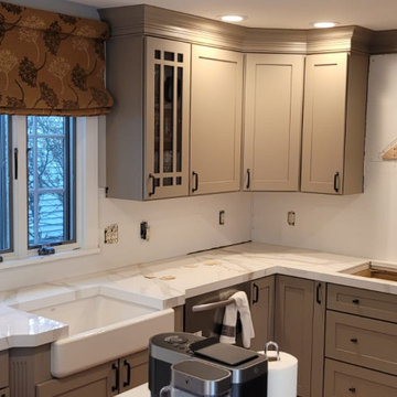 Kitchen Countertops & Full Height Backsplash