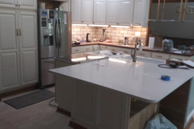 Example of a kitchen design in Indianapolis