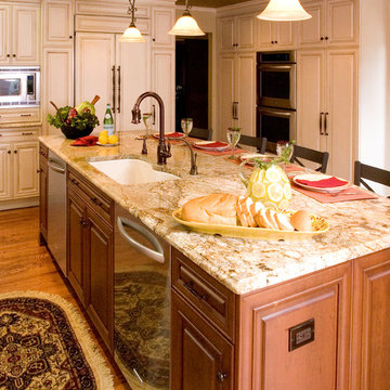 Traditional with a taste of Italy Kitchen in Lakewood