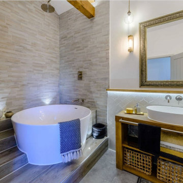 Opulent Moroccan style bathroom