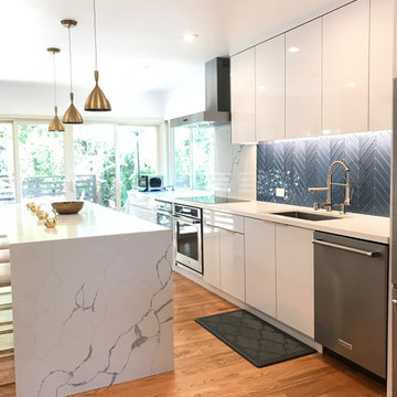 A minimalist kitchen with touch of gold