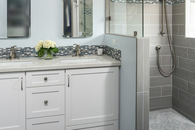 Example of a bathroom design in San Diego