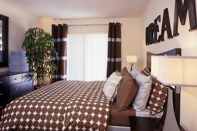 Bedroom - contemporary bedroom idea in Dallas