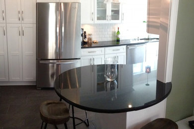 Transitional kitchen photo in New Orleans