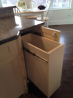 How And Where Do You Store Your Pet Food Supplies