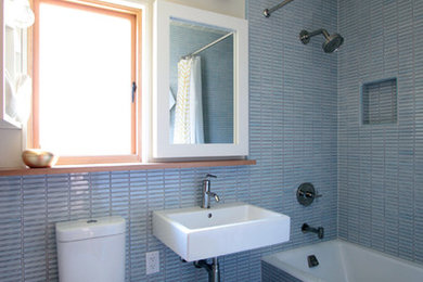 Minimalist bathroom photo in San Francisco