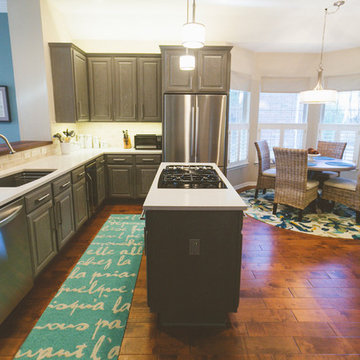 Gray Cabinets Transform a Texas Kitchen