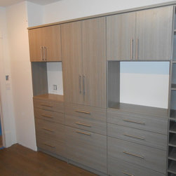 Driftwood Walk-in; Great Falls, VA - Storage Cabinets