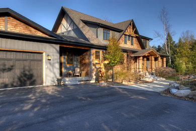 Example of a classic exterior home design in Toronto