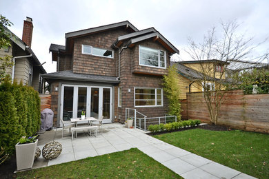 Exterior home idea in Vancouver