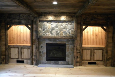 Mountain style family room photo in Boston