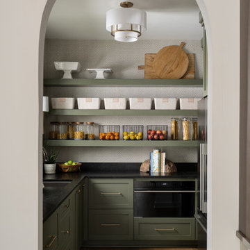 Elegant Details Bring Warmth and Character to a Breathtaking Kitchen