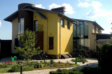 Inspiration for a contemporary exterior home remodel in New York