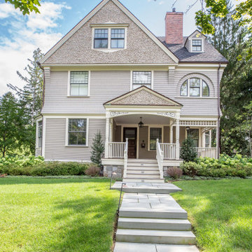 Classic Elegance and Modern Comfort: Norfolk Road Residence