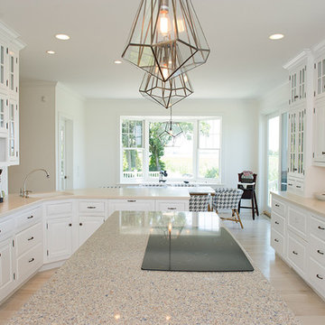 Spacious Hamptons Beach Style Kitchen