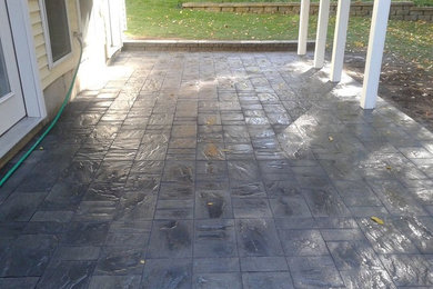 Example of a transitional patio design in Boston