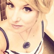 Lara Pickin's photo