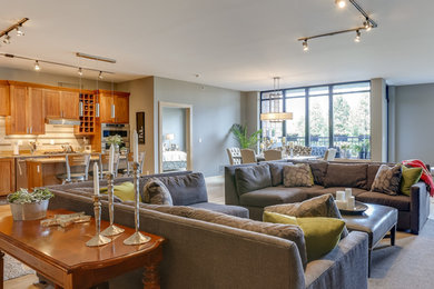 Inspiration for a modern home design remodel in Minneapolis
