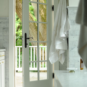 Bathroom spa American Revival