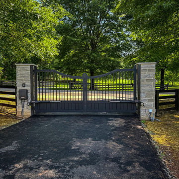 Custom Elite Series Gate w/ Privacy Panel