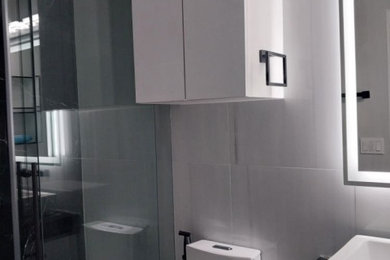 Example of a bathroom design in Houston