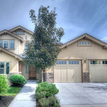 339 W Producer Dr in Paramount