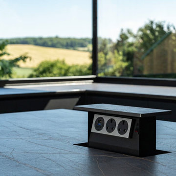 Contemporary Black Kitchen in Berkhamsted
