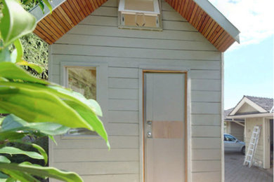 Exterior home idea in Vancouver