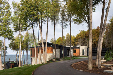 Trendy exterior home photo