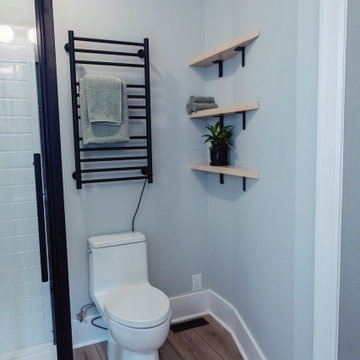 Evanson Toilet and Little Details