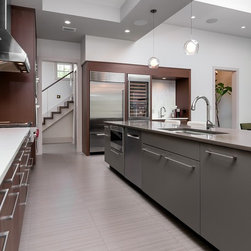 Grande Point Manor - Kitchen Islands And Kitchen Carts