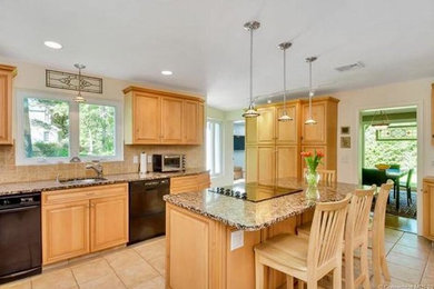 Photo of a kitchen in Bridgeport.
