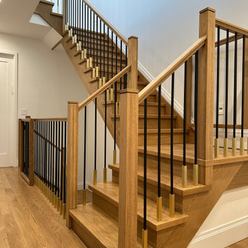 Modern Oak Staircase with Black Metal Balusters – Brooklyn, NY